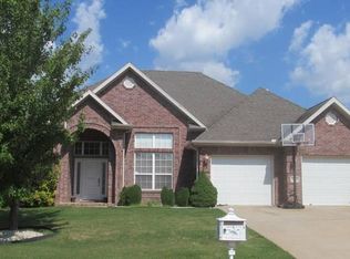 306 S Sundown Dr, Farmington, AR 72730