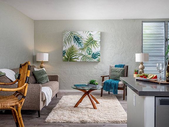 2nd image of 75-6016 Alii Dr APT 202
