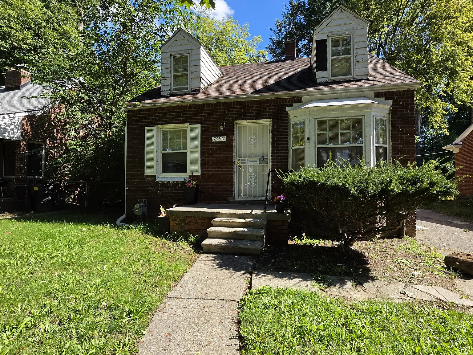 3 bed, 1100 sqft, $1,350 — Photo 1