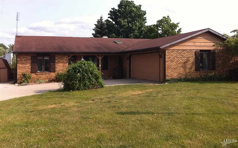 1st image of 420 Columbia Dr