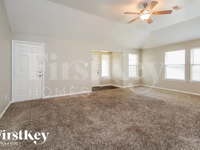 12207 Duane Ct — Photo 2