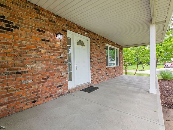 5th image of 378 Westchester Dr