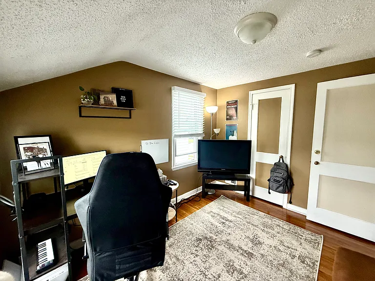 345 Shepard Ave #RIGHT — Photo 13