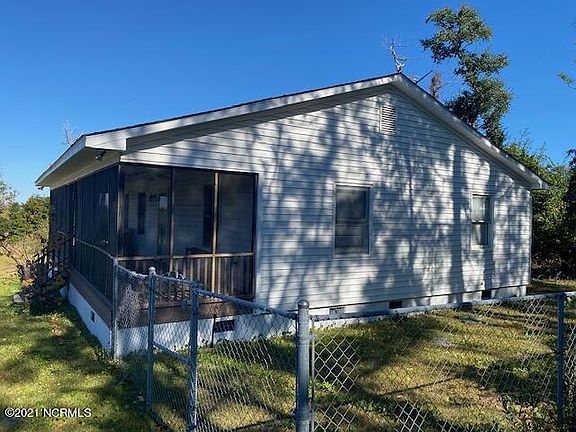 4th image of 687 Bayview Dr