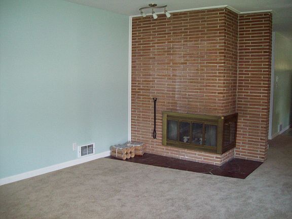 4th image of 1020 Hewitt Ave