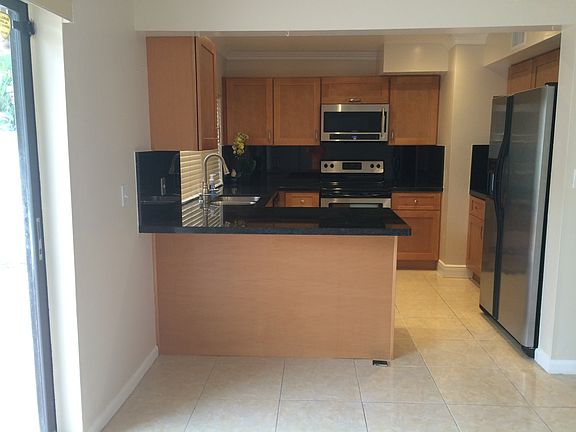 5th image of 2994 Lakewood Ln