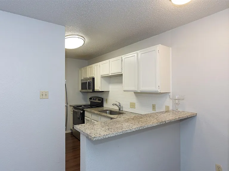 3115 Helms St #106 — Photo 12