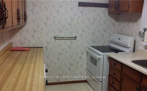 4th image of 39 Windsor Dr