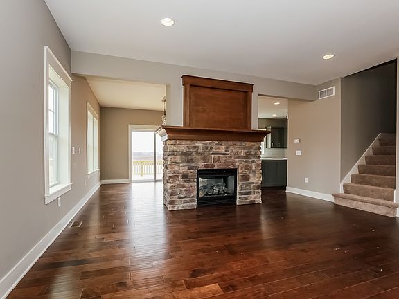 2nd image of 9584 Kath Ct NE