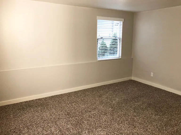 1411 N Northgate Way — Photo 12