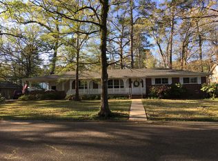 1205 Honeysuckle Rd, Magnolia, AR 71753
