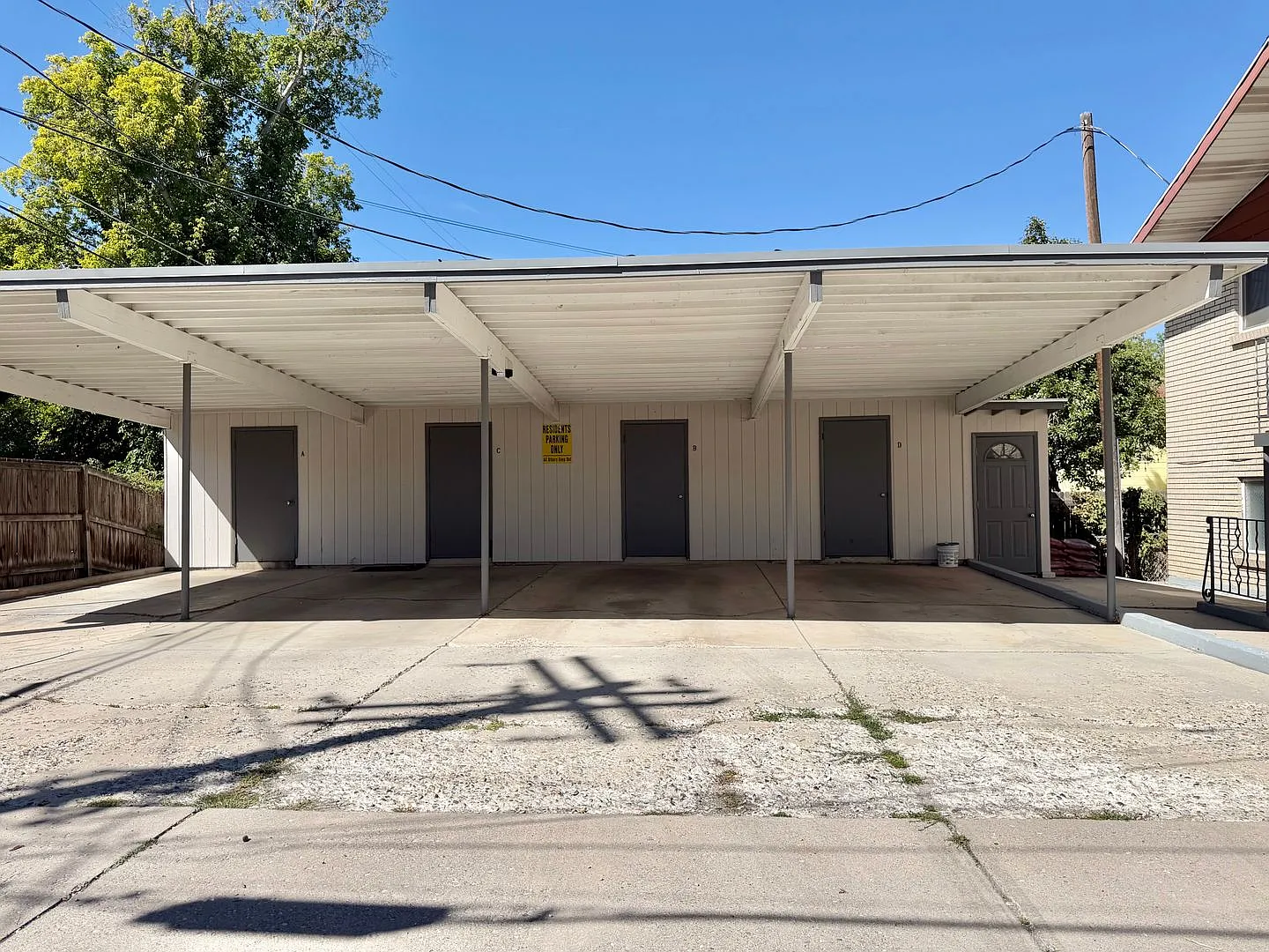 670 E Coatsville Ave — Photo 2