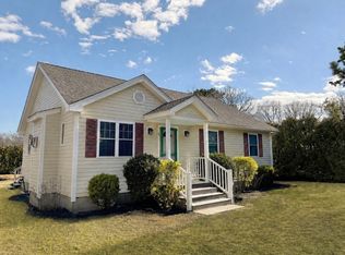 34 10th St S, Edgartown, MA 02539
