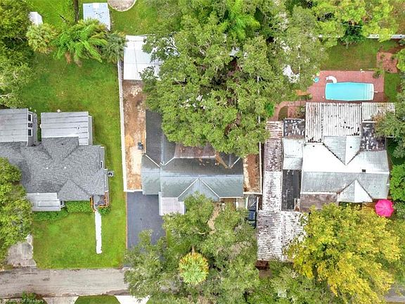 5th image of 1530 Crescent Dr