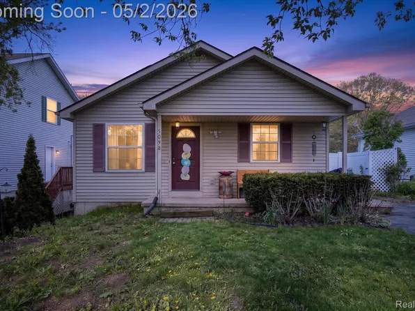 5098 Langdon Dr, Brighton, MI 48114