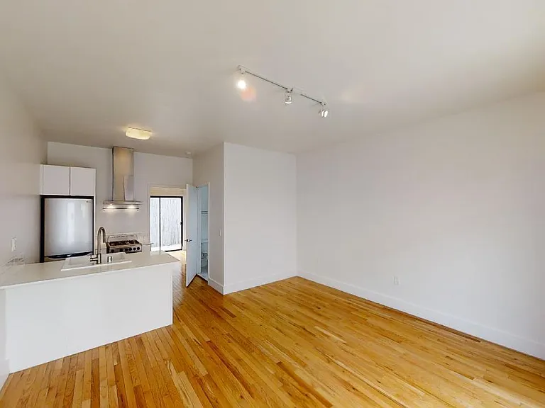 3102 London St #3110 — Photo 12