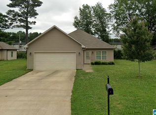 79 Carriage House Rd SW, Bessemer, AL 35022