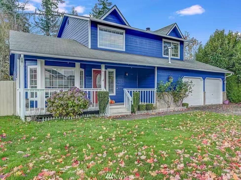 1st image of 605 213th St SW