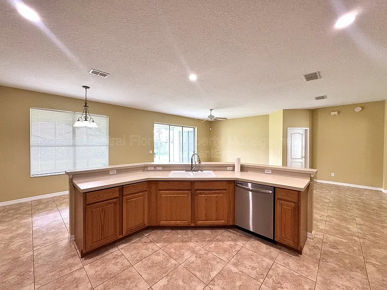 10118 Shortwood Ln — Photo 11