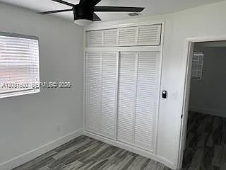 240 N 70th Way — Photo 4