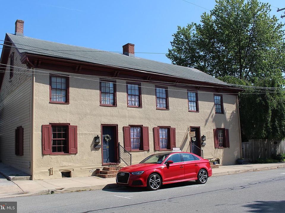 1st image of 110 E Market St #114