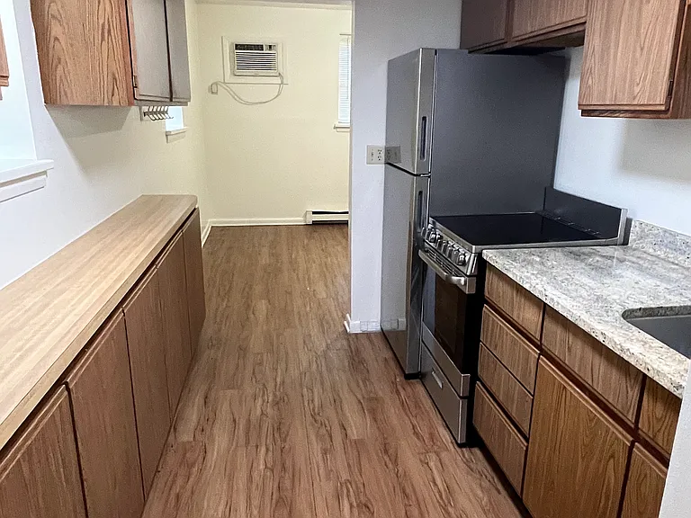 314 S Poplar St #21 — Photo 2