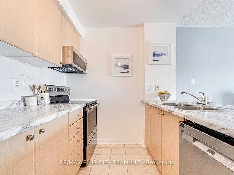 94 Aspen Springs Dr #201 — Photo 6
