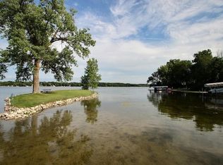 W321N7669 Silver Spring Dr, Hartland, WI 53029