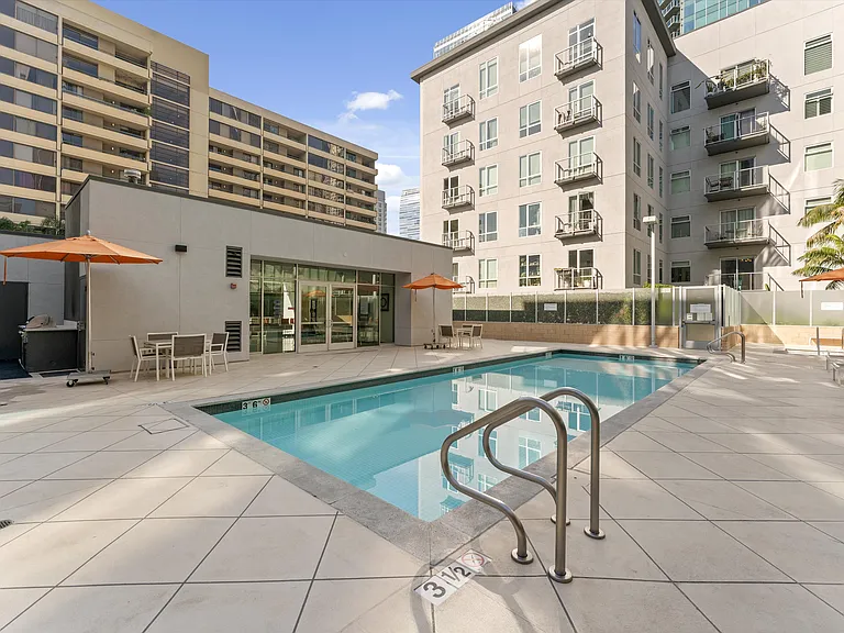 645 W 9th St #631 — Photo 20