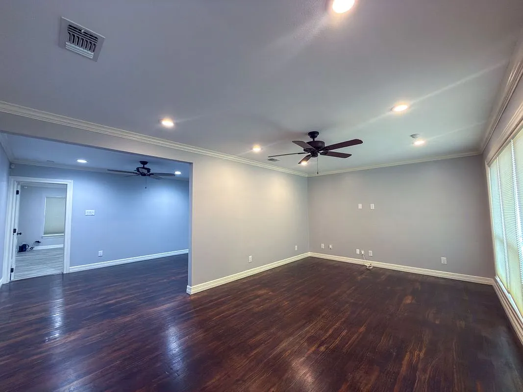 3 bed, 2.0 bath, 1873 sqft, $2,200 — Photo 2