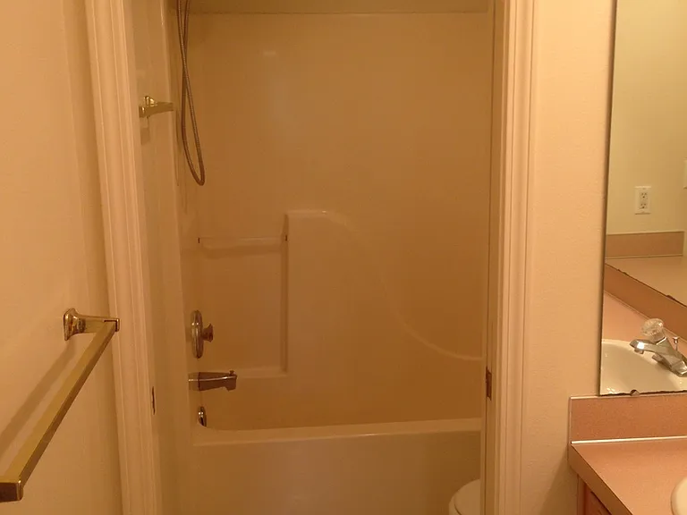 1603-1609 Ono Ave #1615 — Photo 7