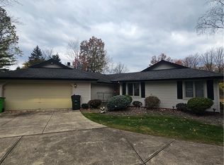 7722 Regency Dr, Walton Hills, OH
