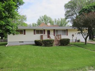 621 Grace Ave, Chariton, IA 50049