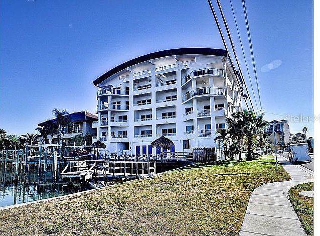 1st image of 100 Bayside Dr APT 301