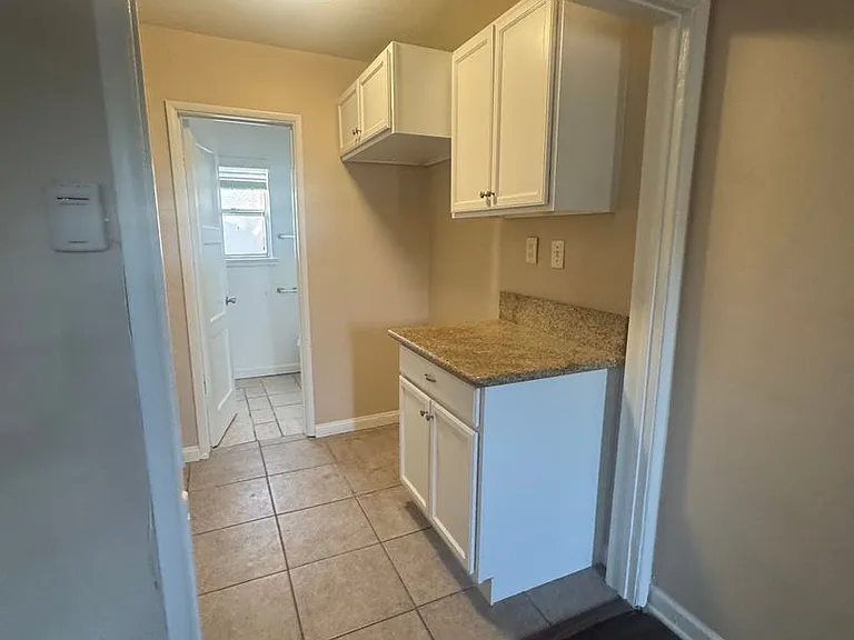 937 Magnolia Ave — Photo 4
