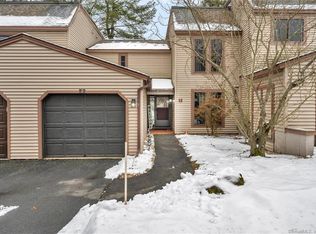 2 Maple Ln #2, Avon, CT 06001