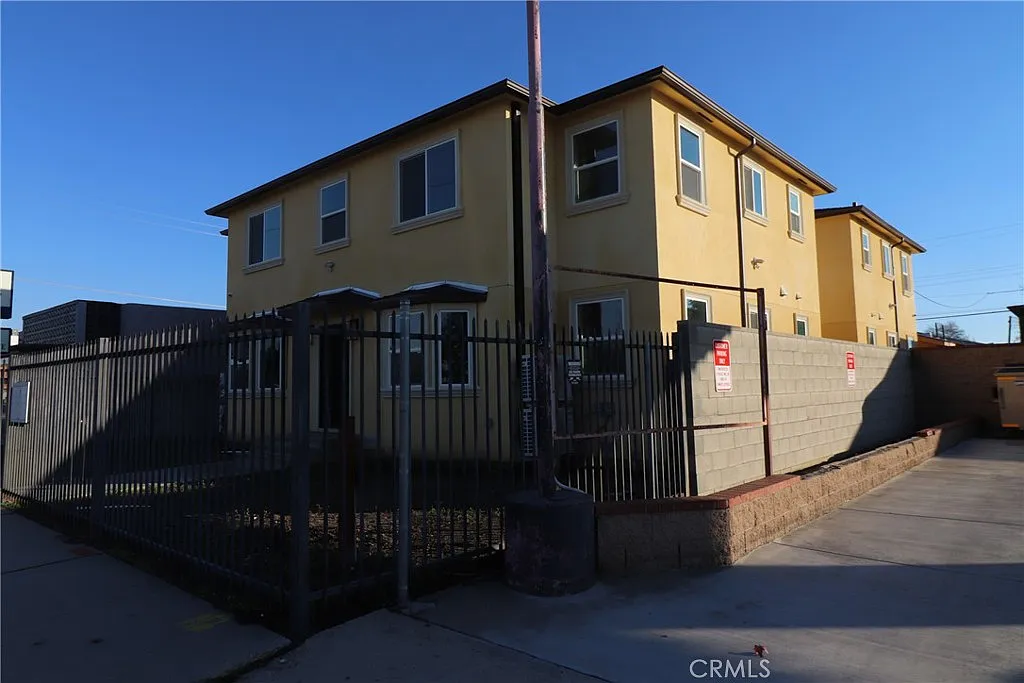 Building Photo - 295 E Lerdo Hwy
