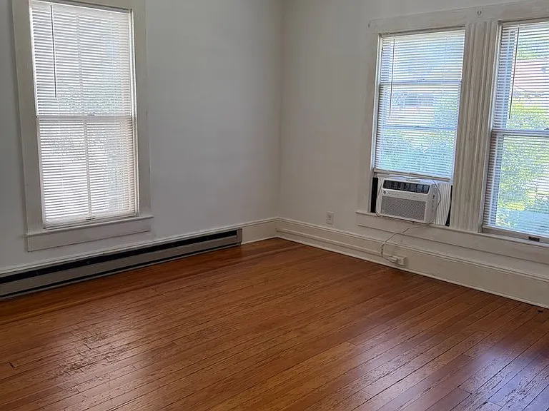 667 Chestnut St #2 — Photo 8