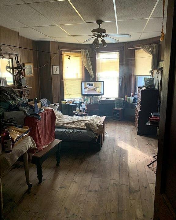 1st image of 256 1st St