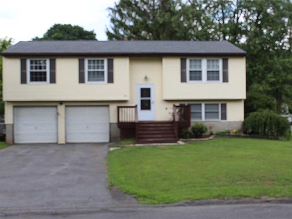 4th image of 26 Carousel Ln