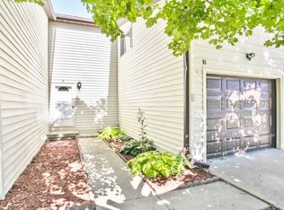 1705 King Dr APT B, Normal, IL 61761