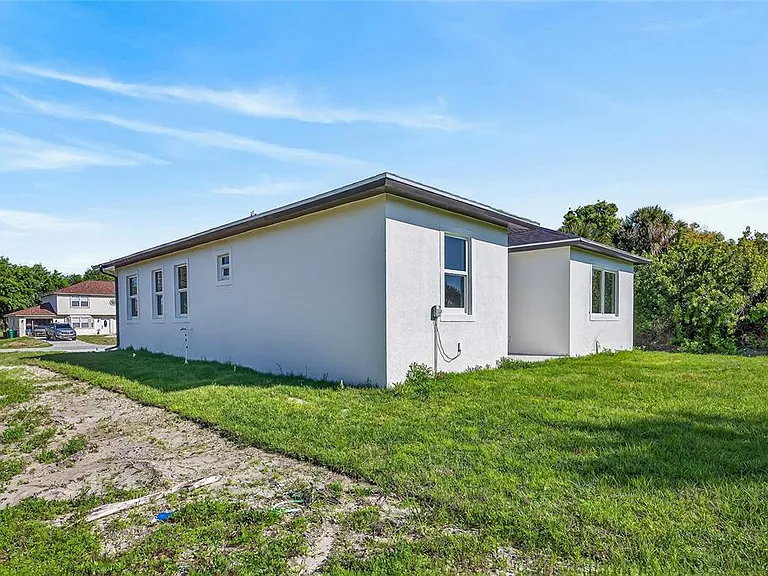 511 Sweetwater Dr — Photo 50
