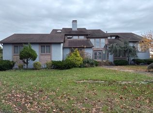 14 Seagarden Dr, Linwood, NJ