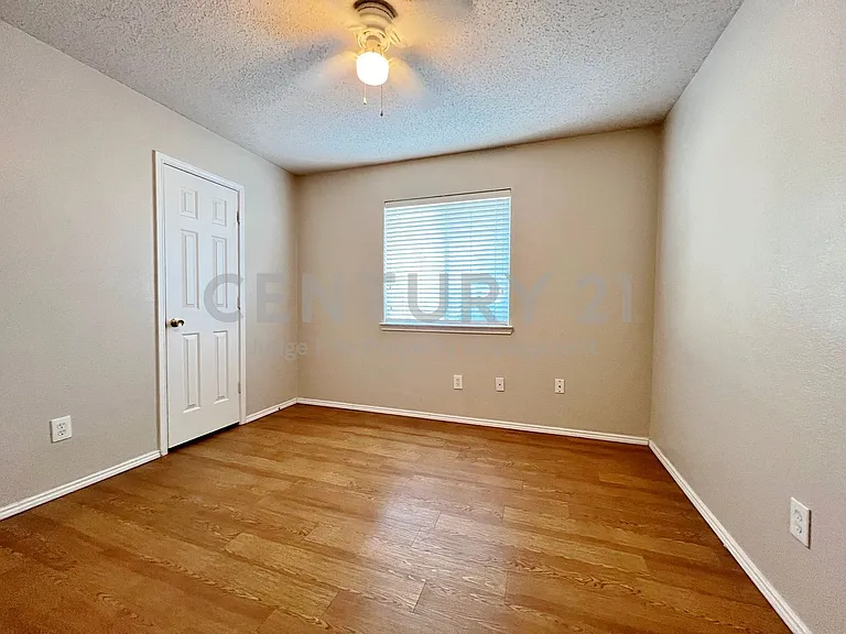 2217 Lookout Ln — Photo 8