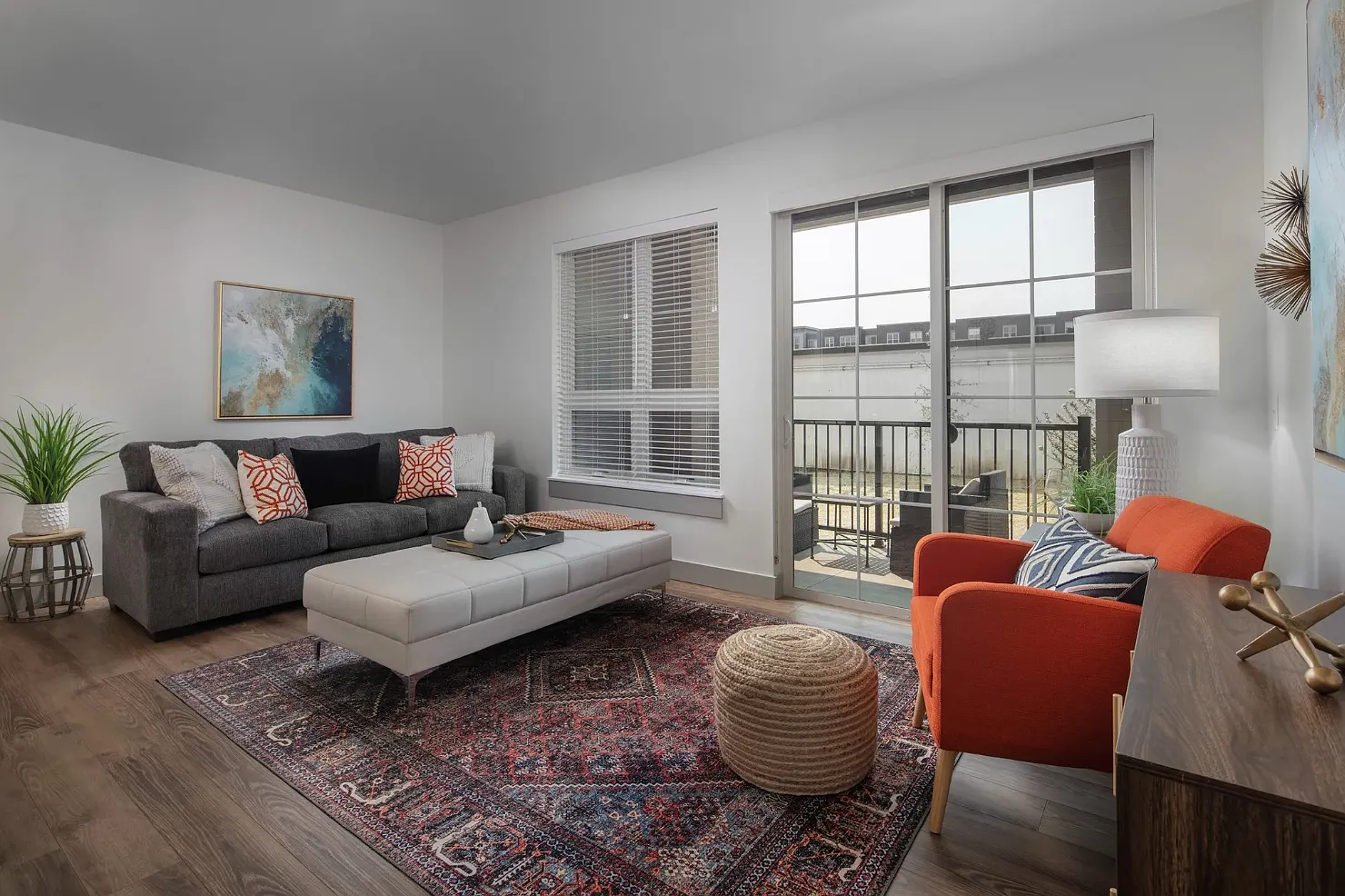 1 bed, 900 sqft, $1,725 — Photo 1