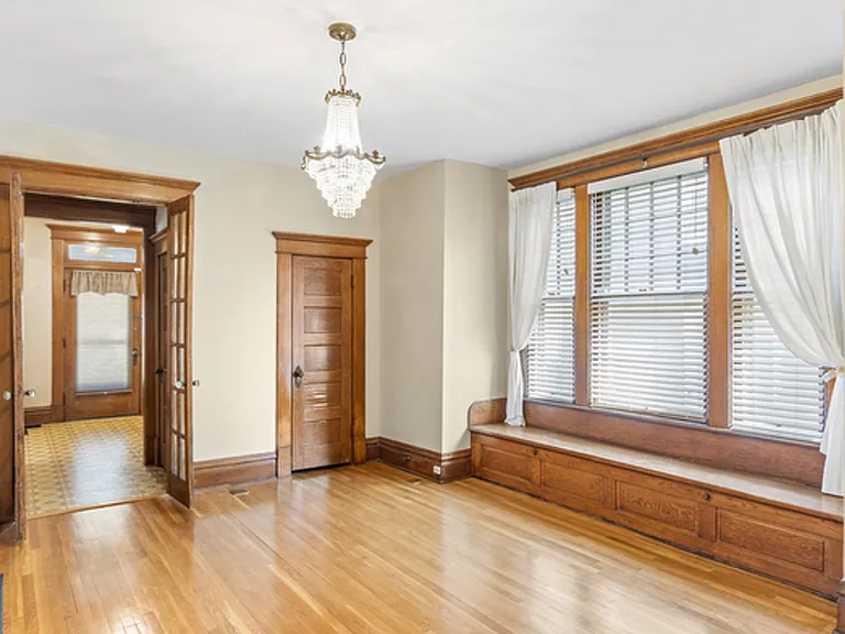 157 E Oakland Ave — Photo 6