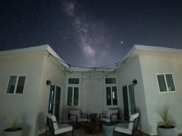 1674 Mason Dixon Rd, Joshua Tree, CA 92252