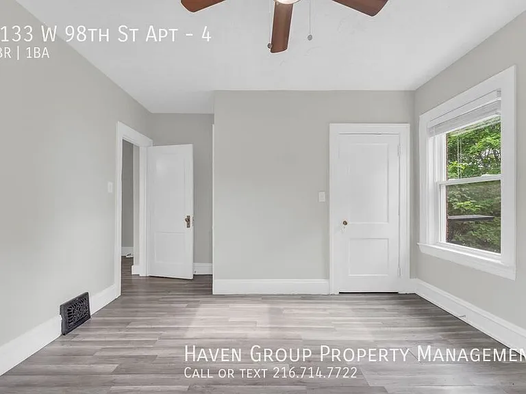2133 W 98th St #4 — Photo 15