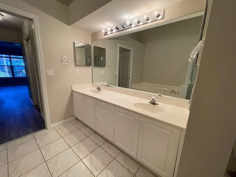 239 Melrose Pl #49 — Photo 14
