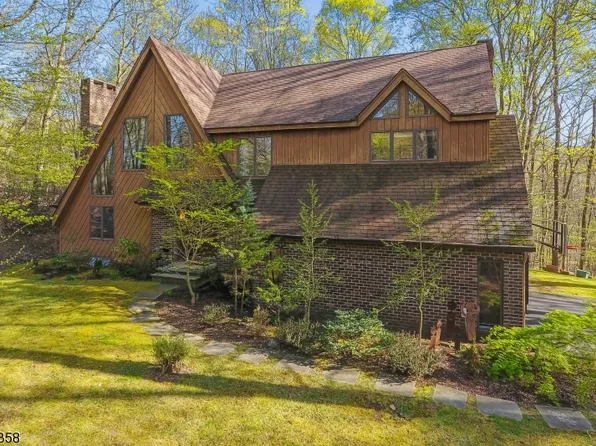 3 Pheasant Run, Kinnelon Boro, NJ 07405